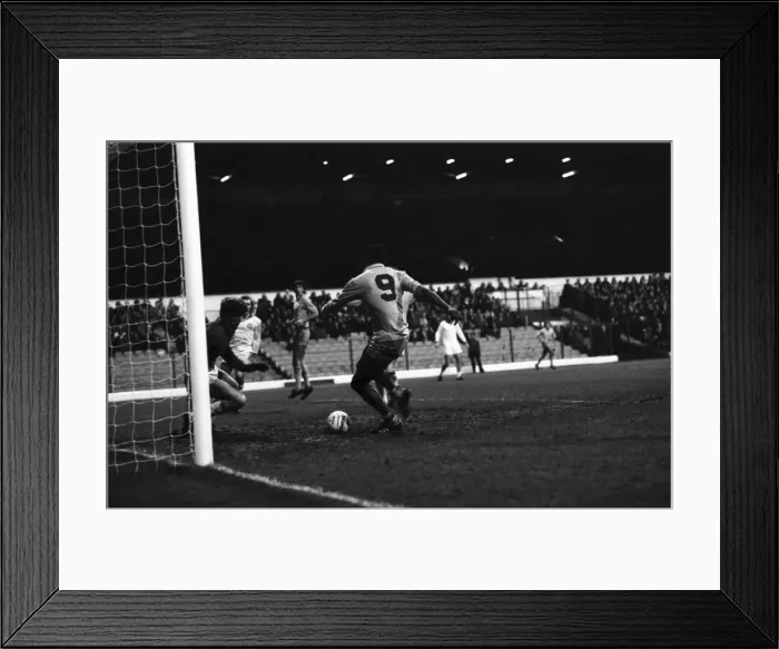 Framed Print : Leeds United 1 v. Coventry 1. F. A Cup. January 1981 MF01-02-070