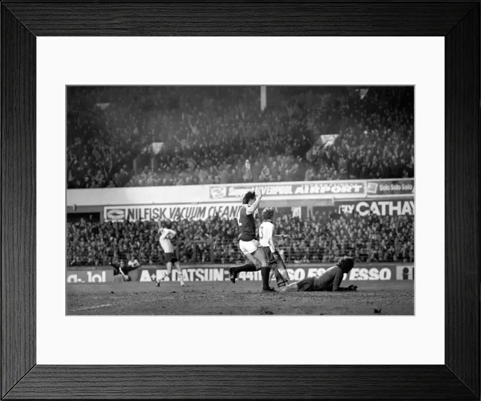 Framed Print : Everton 2 v. Arsenal 0. F. A Cup. January 1981 MF01-01-043 Framed Print : Everton 2 v. Arsenal 0. F. A Cup. January 1981 MF01-01-043