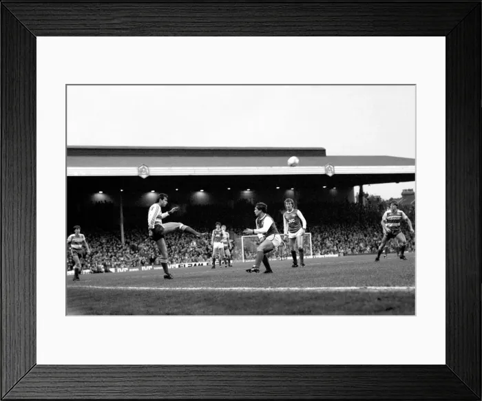 Framed Print : Division One Football 1985 / 86 Season. Arsenal v. Queens Park Rangers, Highbury Framed Print : Division One Football 1985 / 86 Season. Arsenal v. Queens Park Rangers, Highbury