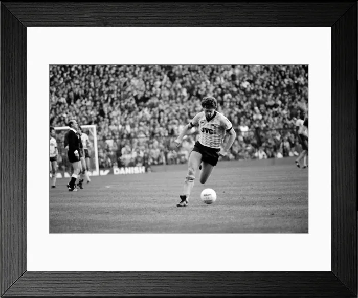 Framed Print : Division One Football 1983 / 84 Season. Aston Villa v Arsenal, Villa Park Framed Print : Division One Football 1983 / 84 Season. Aston Villa v Arsenal, Villa Park