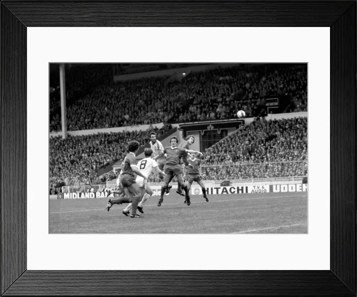 Framed Print : English League Cup Final 1980 / 81 Season. West Ham United v Liverpool, Wembley Framed Print : English League Cup Final 1980 / 81 Season. West Ham United v Liverpool, Wembley