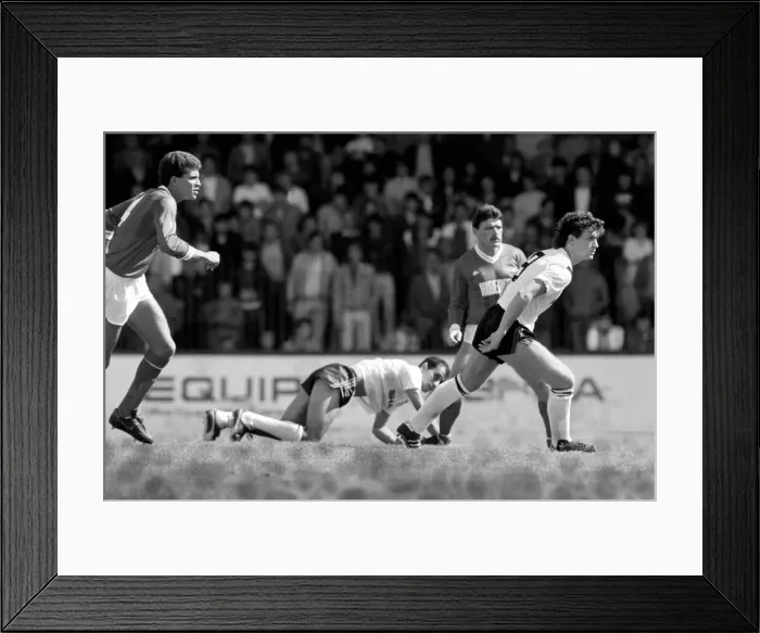 Framed Print : Pre-season friendly 1985 / 86 Season Bristol v. Manchester United. August 1985 LF15-01-021 Framed Print : Pre-season friendly 1985 / 86 Season Bristol v. Manchester United. August 1985 LF15-01-021