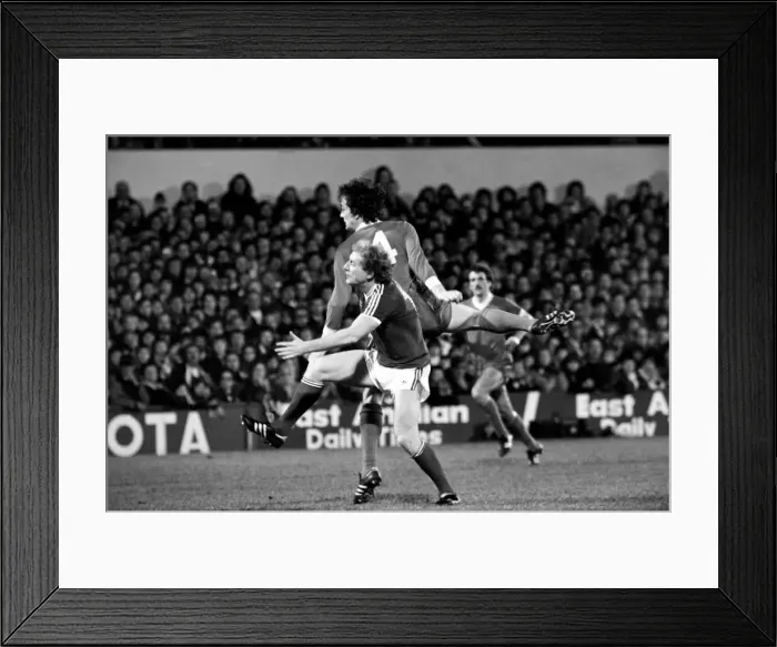 Framed Print : Division One Football 1980  /  81 Season. Ipswich v Liverpool, Portman Road