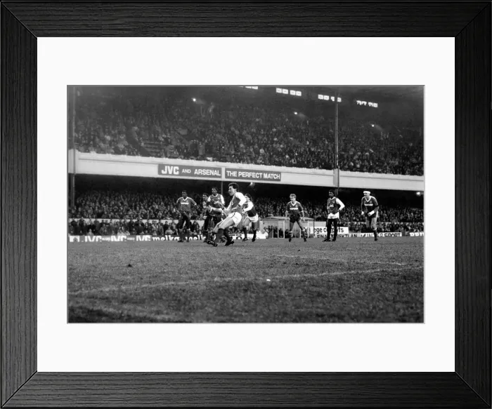 Framed Print : Arsenal 2 v. Luton 1. Division One Football. February 1986 LF18-03-038 Framed Print : Arsenal 2 v. Luton 1. Division One Football. February 1986 LF18-03-038