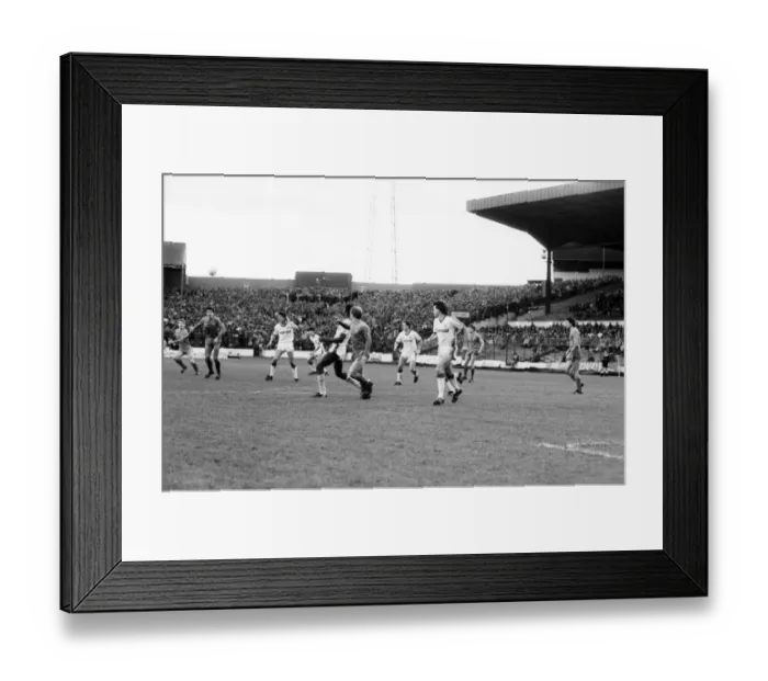 Framed Print : Chelsea 1 v. Luton 0. Division One Football. January 1986 LF18-01-051 Framed Print : Chelsea 1 v. Luton 0. Division One Football. January 1986 LF18-01-051