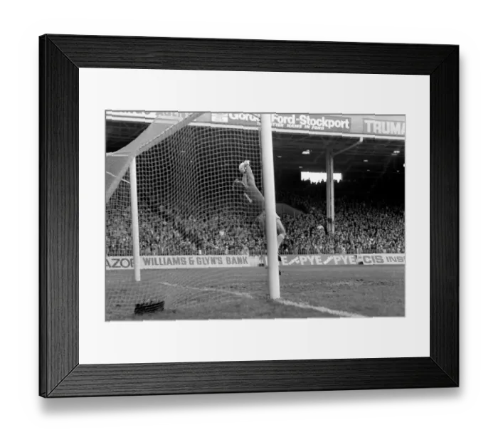 Framed Print : Manchester City 1 v. Crystal Palace 1. Division One Football. May 1981 MF02-28-052
