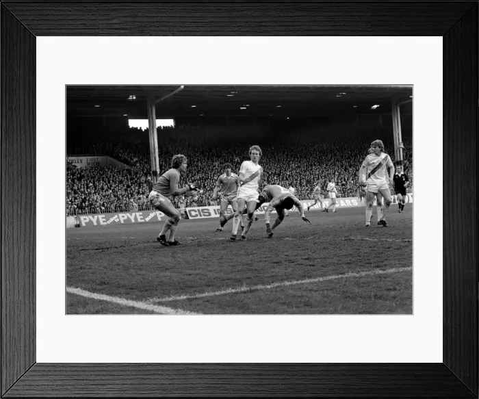 Framed Print : Manchester City 1 v. Crystal Palace 1. Division One Football. May 1981 MF02-28-004 Framed Print : Manchester City 1 v. Crystal Palace 1. Division One Football. May 1981 MF02-28-004
