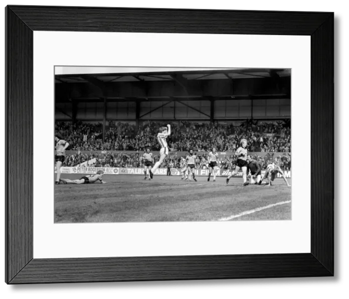 Framed Print : Stoke City 3 v. Wolverhampton Wanderers 2. Division One Football. May 1981 MF02-29-037 Framed Print : Stoke City 3 v. Wolverhampton Wanderers 2. Division One Football. May 1981 MF02-29-037