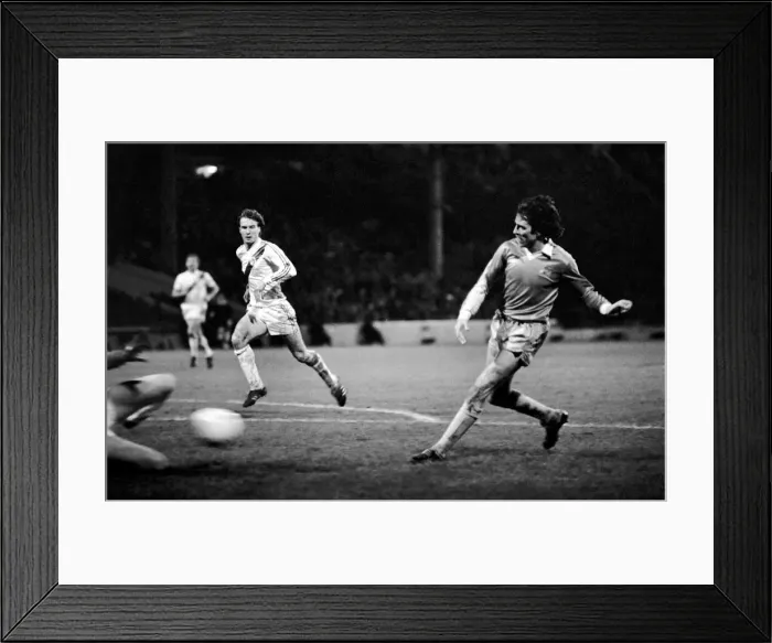 Framed Print : Manchester City 4 v. Crystal Palace 0. F. A Cup Football. January 1981 MF01-03-035