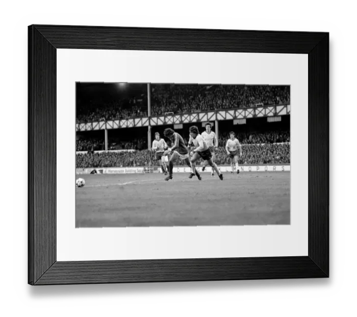 Framed Print : Everton 2 v. Arsenal 0. F. A Cup. January 1981 MF01-01-025 Framed Print : Everton 2 v. Arsenal 0. F. A Cup. January 1981 MF01-01-025