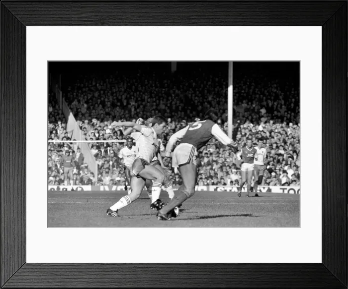 Framed Print : Arsenal 0 v. West Ham United 0. Division One Football. November 1986 LF20-25-044 Framed Print : Arsenal 0 v. West Ham United 0. Division One Football. November 1986 LF20-25-044