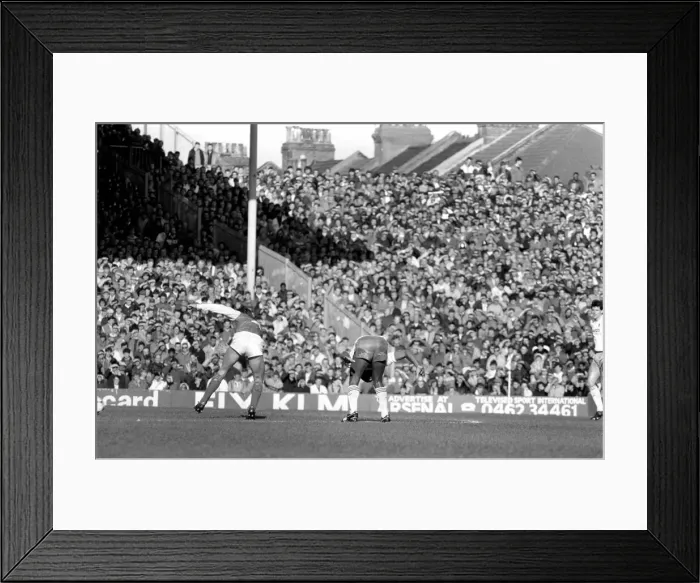 Framed Print : Arsenal 0 v. West Ham United 0. Division One Football. November 1986 LF20-25-027 Framed Print : Arsenal 0 v. West Ham United 0. Division One Football. November 1986 LF20-25-027