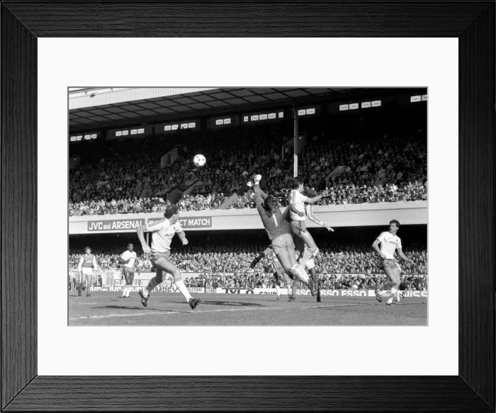 Framed Print : Arsenal 0 v. West Ham United 0. Division One Football. November 1986 LF20-25-090