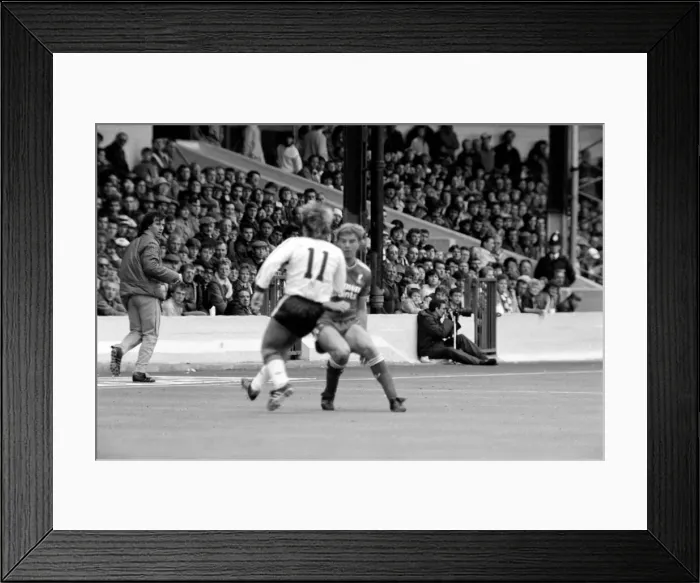 Framed Print : Luton 4 v. Liverpool 1. Division One Football. October 1986 LF20-16-079 Framed Print : Luton 4 v. Liverpool 1. Division One Football. October 1986 LF20-16-079