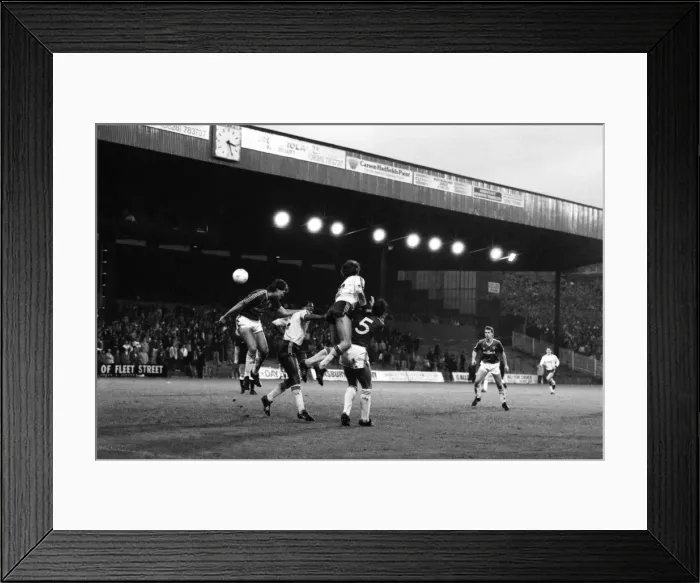 Framed Print : Charlton 0 v. Arsenal 2. Division One Football. November 1986 LF20-20-019 Framed Print : Charlton 0 v. Arsenal 2. Division One Football. November 1986 LF20-20-019