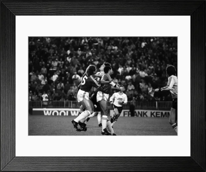 Framed Print : Charlton 0 v. Arsenal 2. Division One Football. November 1986 LF20-20-033