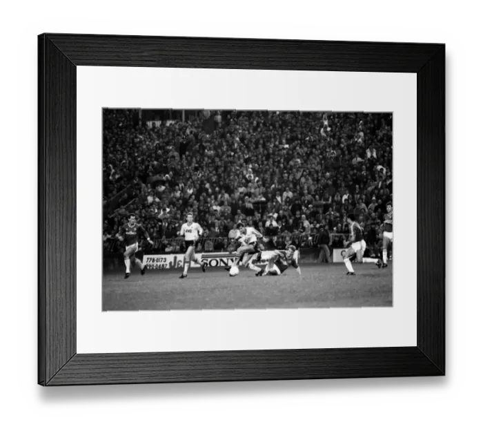Framed Print : Charlton 0 v. Arsenal 2. Division One Football. November 1986 LF20-20-044 Framed Print : Charlton 0 v. Arsenal 2. Division One Football. November 1986 LF20-20-044