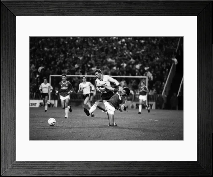 Framed Print : Charlton 0 v. Arsenal 2. Division One Football. November 1986 LF20-20-036 Framed Print : Charlton 0 v. Arsenal 2. Division One Football. November 1986 LF20-20-036