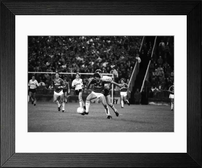 Framed Print : Charlton 0 v. Arsenal 2. Division One Football. November 1986 LF20-20-035