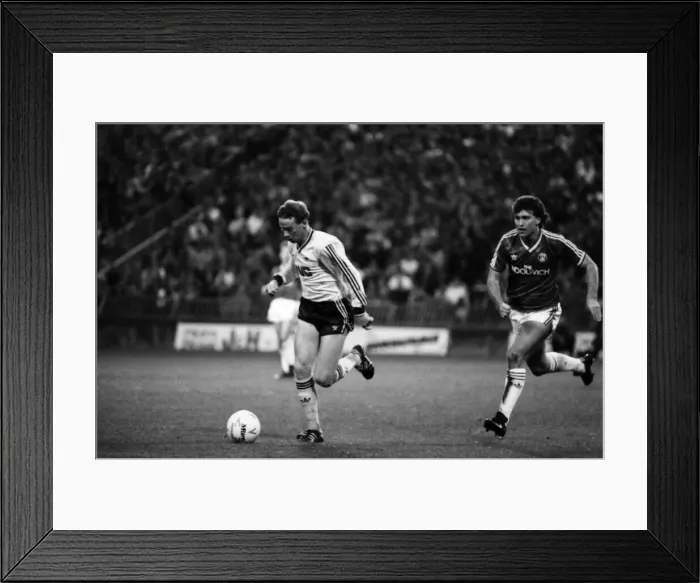 Framed Print : Charlton 0 v. Arsenal 2. Division One Football. November 1986 LF20-20-039
