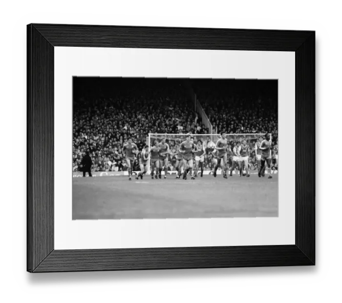 Framed Print : Arsenal 3 v. Chelsea 1. Division One Football. October 1986 LF20-14-072