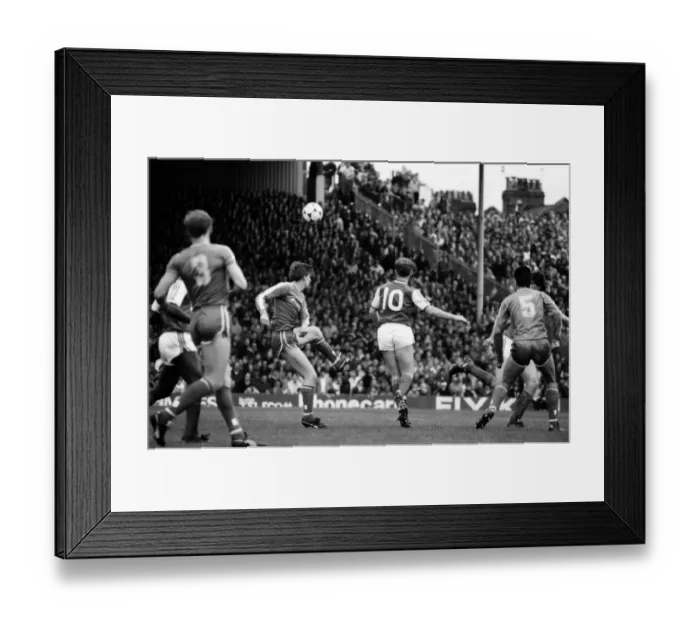 Framed Print : Arsenal 3 v. Chelsea 1. Division One Football. October 1986 LF20-14-088 Framed Print : Arsenal 3 v. Chelsea 1. Division One Football. October 1986 LF20-14-088