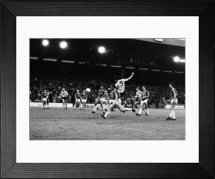 Framed Print : Charlton 0 v. Arsenal 2. Division One Football. November 1986 LF20-20-072