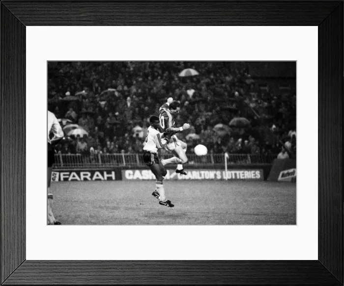 Framed Print : Charlton 0 v. Arsenal 2. Division One Football. November 1986 LF20-20-074 Framed Print : Charlton 0 v. Arsenal 2. Division One Football. November 1986 LF20-20-074