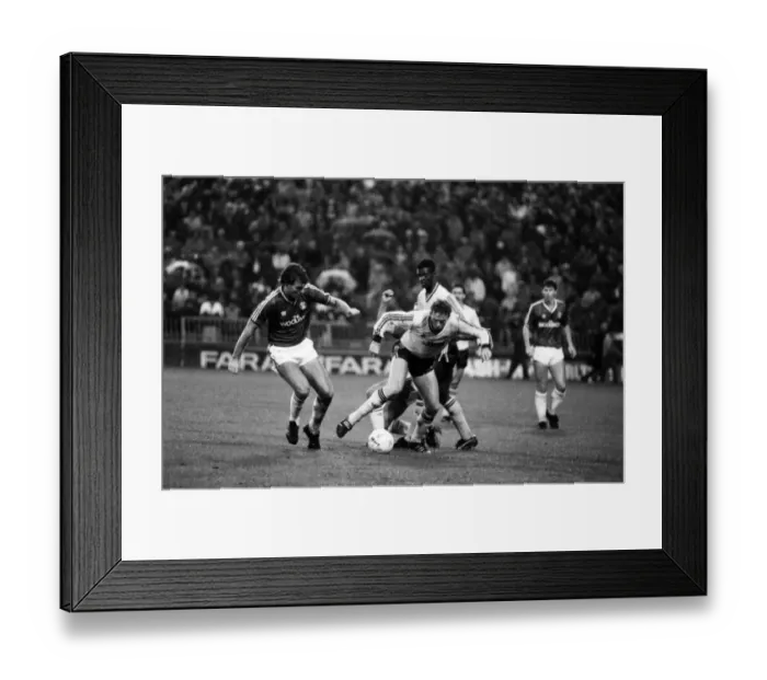 Framed Print : Charlton 0 v. Arsenal 2. Division One Football. November 1986 LF20-20-050 Framed Print : Charlton 0 v. Arsenal 2. Division One Football. November 1986 LF20-20-050