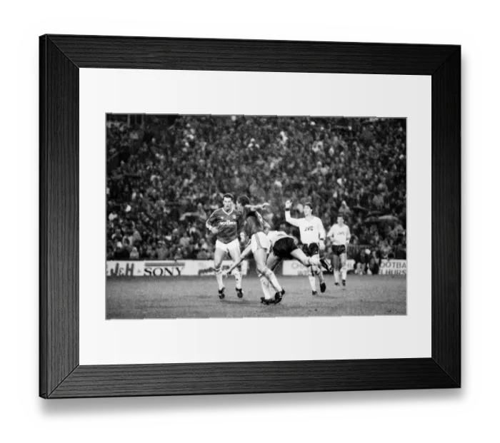Framed Print : Charlton 0 v. Arsenal 2. Division One Football. November 1986 LF20-20-056 Framed Print : Charlton 0 v. Arsenal 2. Division One Football. November 1986 LF20-20-056