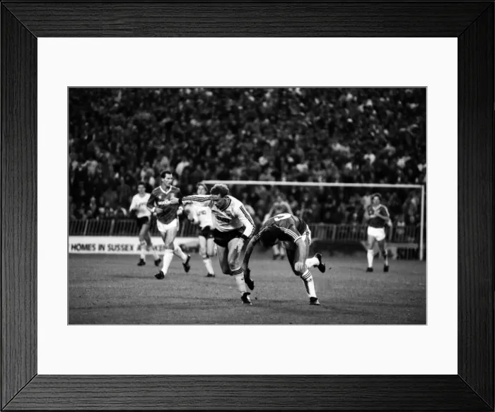 Framed Print : Charlton 0 v. Arsenal 2. Division One Football. November 1986 LF20-20-038 Framed Print : Charlton 0 v. Arsenal 2. Division One Football. November 1986 LF20-20-038