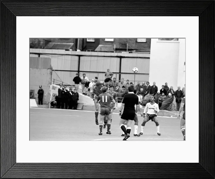 Framed Print : Luton 4 v. Liverpool 1. Division One Football. October 1986 LF20-16-051 Framed Print : Luton 4 v. Liverpool 1. Division One Football. October 1986 LF20-16-051