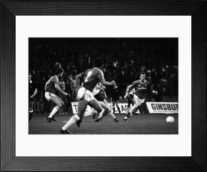 Framed Print : Charlton 0 v. Arsenal 2. Division One Football. November 1986 LF20-20-030