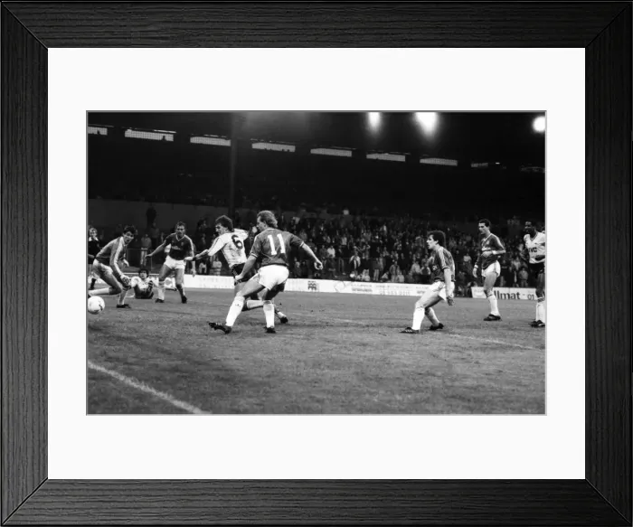 Framed Print : Charlton 0 v. Arsenal 2. Division One Football. November 1986 LF20-20-006