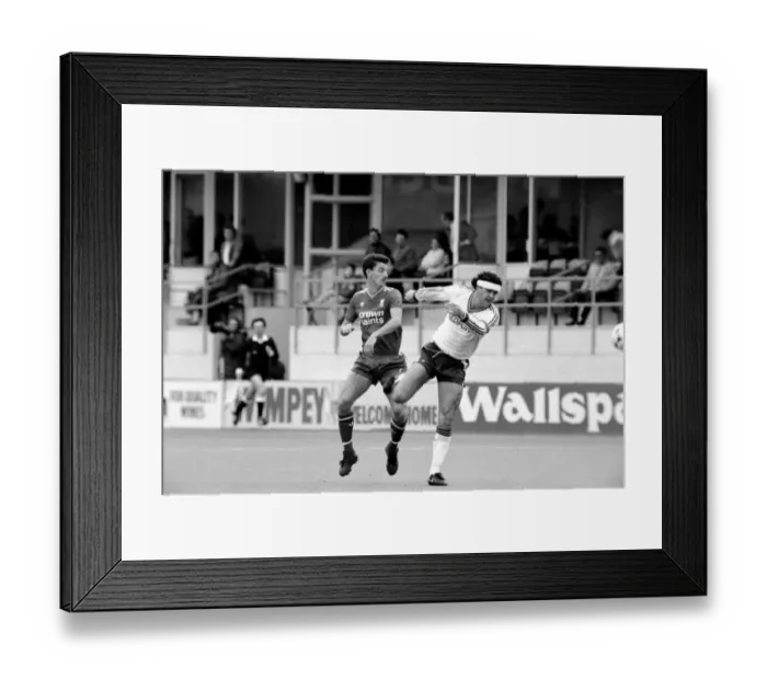 Framed Print : Luton 4 v. Liverpool 1. Division One Football. October 1986 LF20-16-052 Framed Print : Luton 4 v. Liverpool 1. Division One Football. October 1986 LF20-16-052