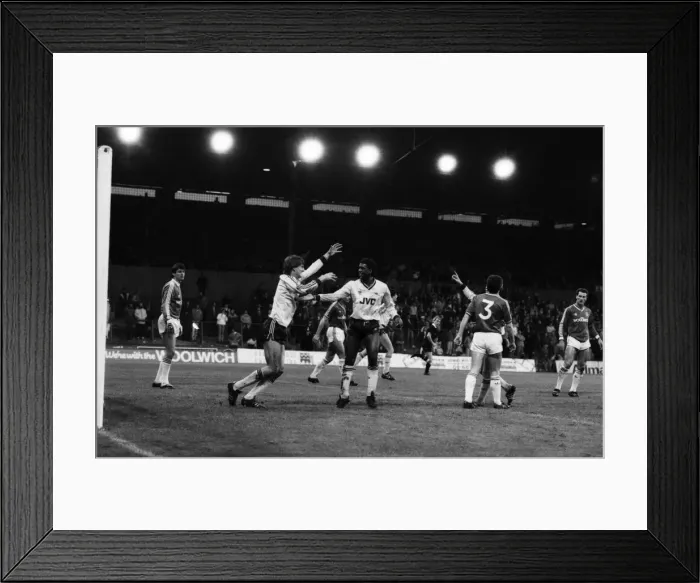 Framed Print : Charlton 0 v. Arsenal 2. Division One Football. November 1986 LF20-20-011 Framed Print : Charlton 0 v. Arsenal 2. Division One Football. November 1986 LF20-20-011