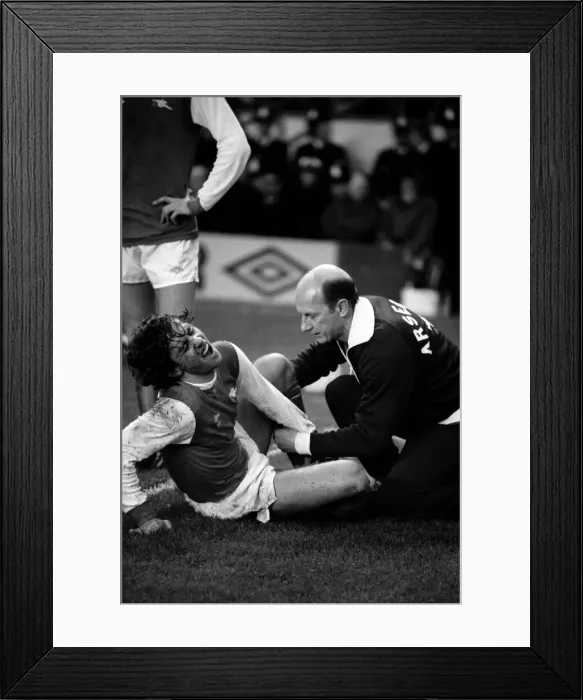 Framed Print : Division One Football 1980 / 81 Season. Arsenal v Everton, Highbury Framed Print : Division One Football 1980 / 81 Season. Arsenal v Everton, Highbury