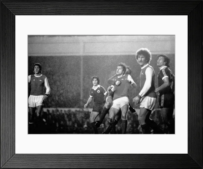 Framed Print : Division One Football 1980 / 81 Season. Arsenal v Everton, Highbury Framed Print : Division One Football 1980 / 81 Season. Arsenal v Everton, Highbury