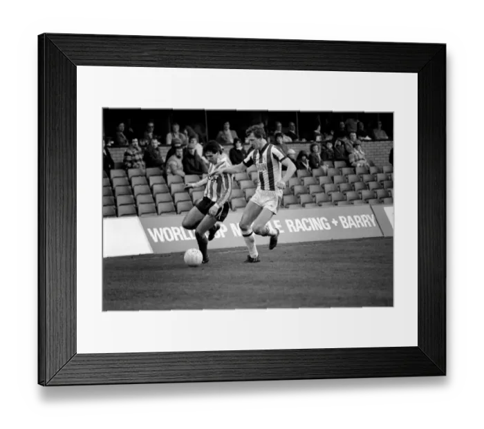 Framed Print : English League Division One match at The Hawthorns West Bromwich Albion 1 v Stoke
