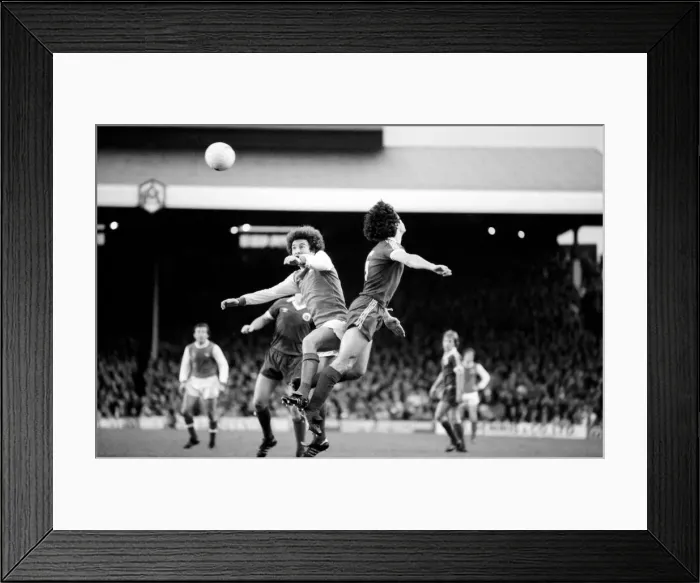 Framed Print : Division One Football 1980 / 81 Season. Arsenal v Everton, Highbury Framed Print : Division One Football 1980 / 81 Season. Arsenal v Everton, Highbury