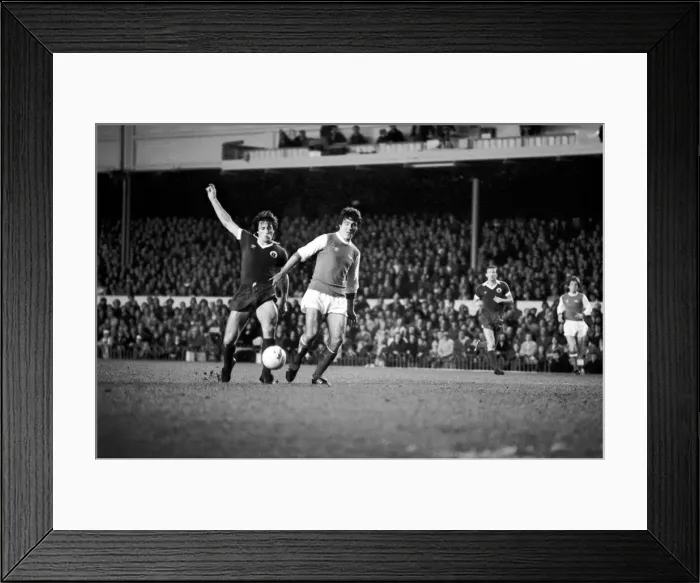 Framed Print : Division One Football 1980 / 81 Season. Arsenal v Everton, Highbury Framed Print : Division One Football 1980 / 81 Season. Arsenal v Everton, Highbury