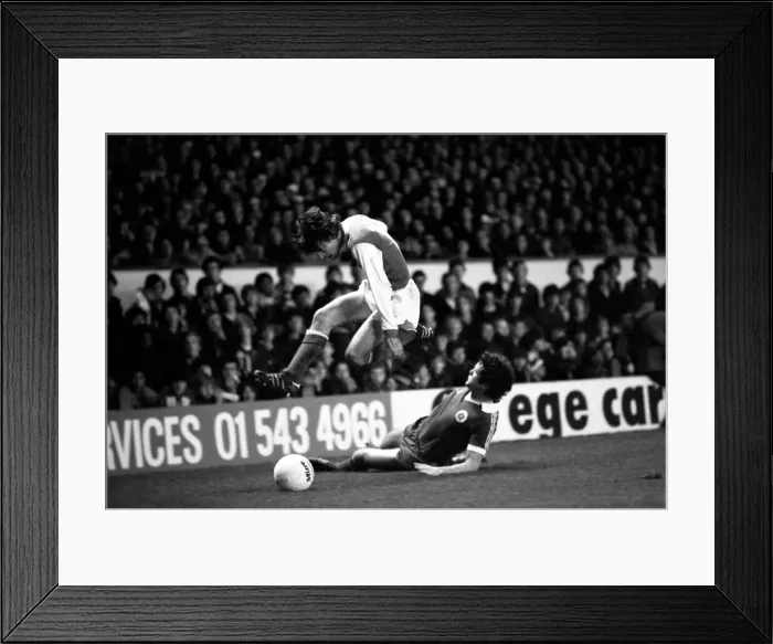 Framed Print : Division One Football 1980 / 81 Season. Arsenal v Everton, Highbury Framed Print : Division One Football 1980 / 81 Season. Arsenal v Everton, Highbury