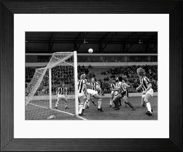 Framed Print : English League Division One match at The Hawthorns West Bromwich Albion 1 v Stoke Framed Print : English League Division One match at The Hawthorns West Bromwich Albion 1 v Stoke