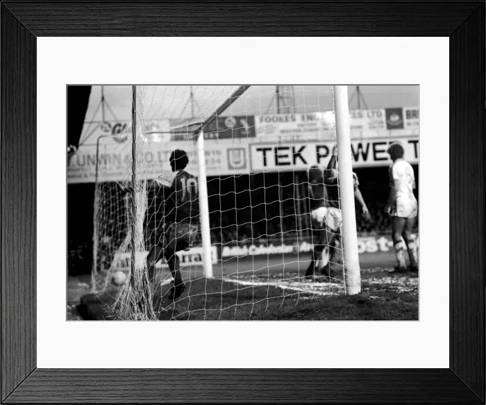 Framed Print : Division Two Football 1980 / 81 Season. Luton v West Ham United, Kenilworth Road Framed Print : Division Two Football 1980 / 81 Season. Luton v West Ham United, Kenilworth Road
