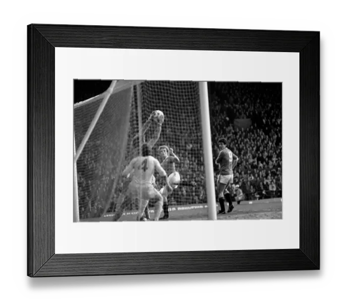 Framed Print : English League Division One match at Old Trafford Manchester United 2 v Nottingham