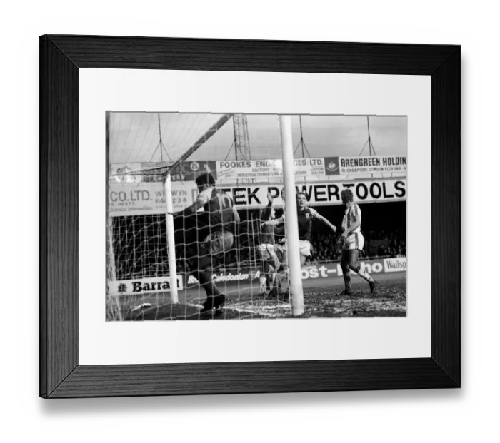 Framed Print : Division Two Football 1980 / 81 Season. Luton v West Ham United, Kenilworth Road Framed Print : Division Two Football 1980 / 81 Season. Luton v West Ham United, Kenilworth Road