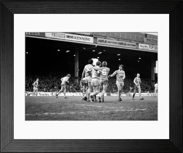 Framed Print : English League Division One match at Maine Road Manchester City 4 v Norwich City 1 Framed Print : English League Division One match at Maine Road Manchester City 4 v Norwich City 1
