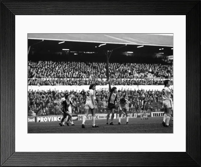 Framed Print : Leeds United 0 v. Southampton 3. Division One Football. January 1981 MF01-07-048 Framed Print : Leeds United 0 v. Southampton 3. Division One Football. January 1981 MF01-07-048
