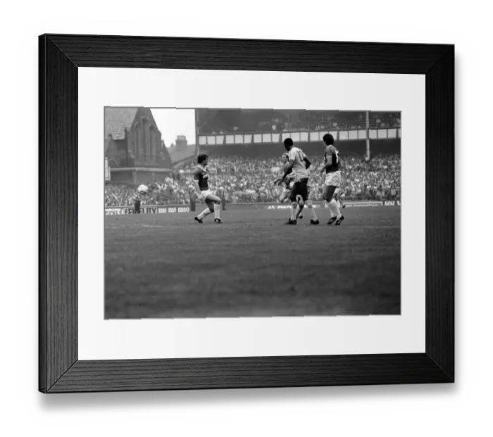 Framed Print : English League Division One match at Goodison Park. Everton 1 v Norwich City 1 Framed Print : English League Division One match at Goodison Park. Everton 1 v Norwich City 1