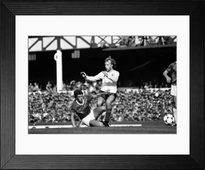 Framed Print : English League Division One match at Goodison Park. Everton 3 v Tottenham Hotspur 1 Framed Print : English League Division One match at Goodison Park. Everton 3 v Tottenham Hotspur 1